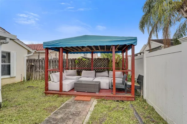 $4,500 | 4966 Southwest 33rd Terrace, Hollywood, FL 33312