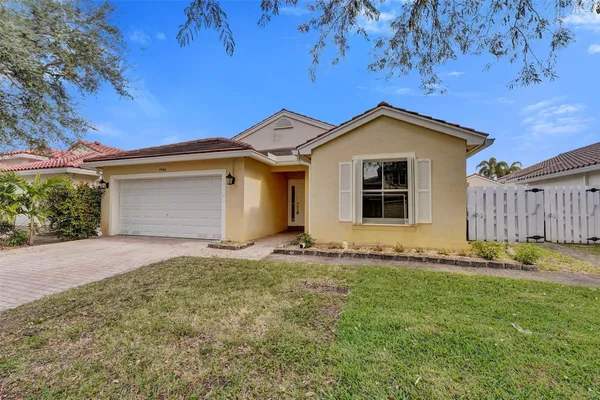 $4,500 | 4966 Southwest 33rd Terrace, Hollywood, FL 33312