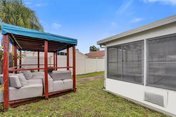 $4,500 | 4966 Southwest 33rd Terrace, Hollywood, FL 33312