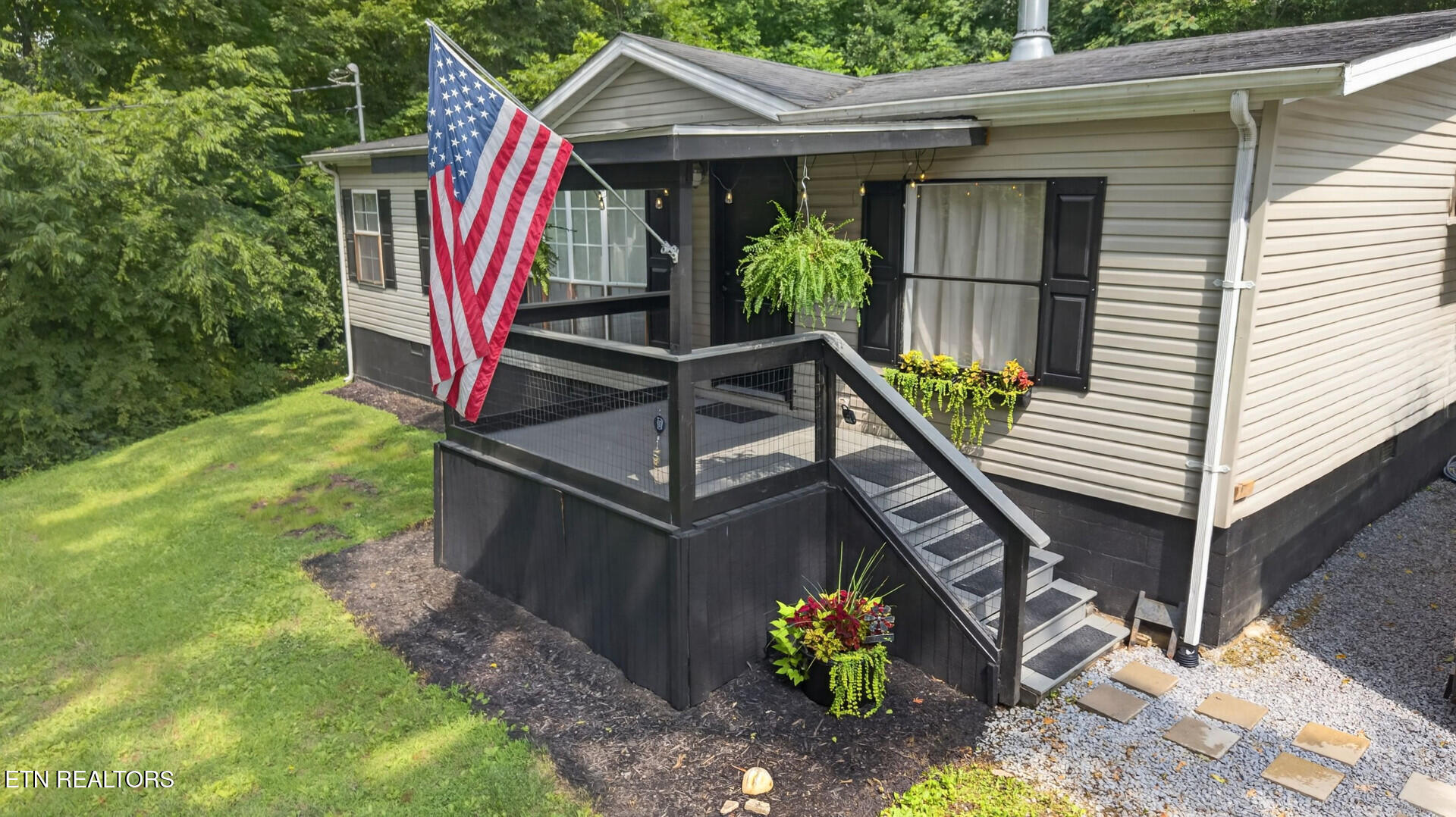 454 Duncan Street Newport, TN 37821 - Photo 4 of 35 dun 7
