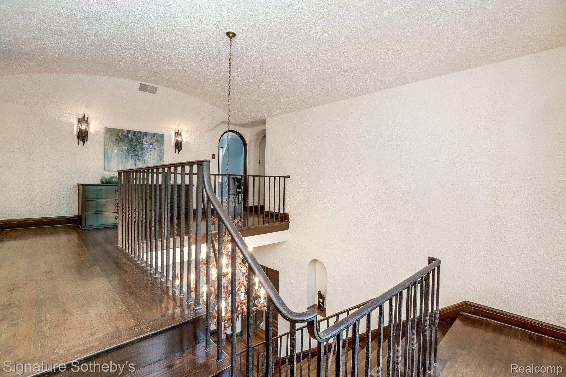 110 Cloverly Road Grosse Pointe, MI 48236 - Photo 26 of 58 110+Cloverly+Rd+Grosse+Pointe+Farms-25.jpg
