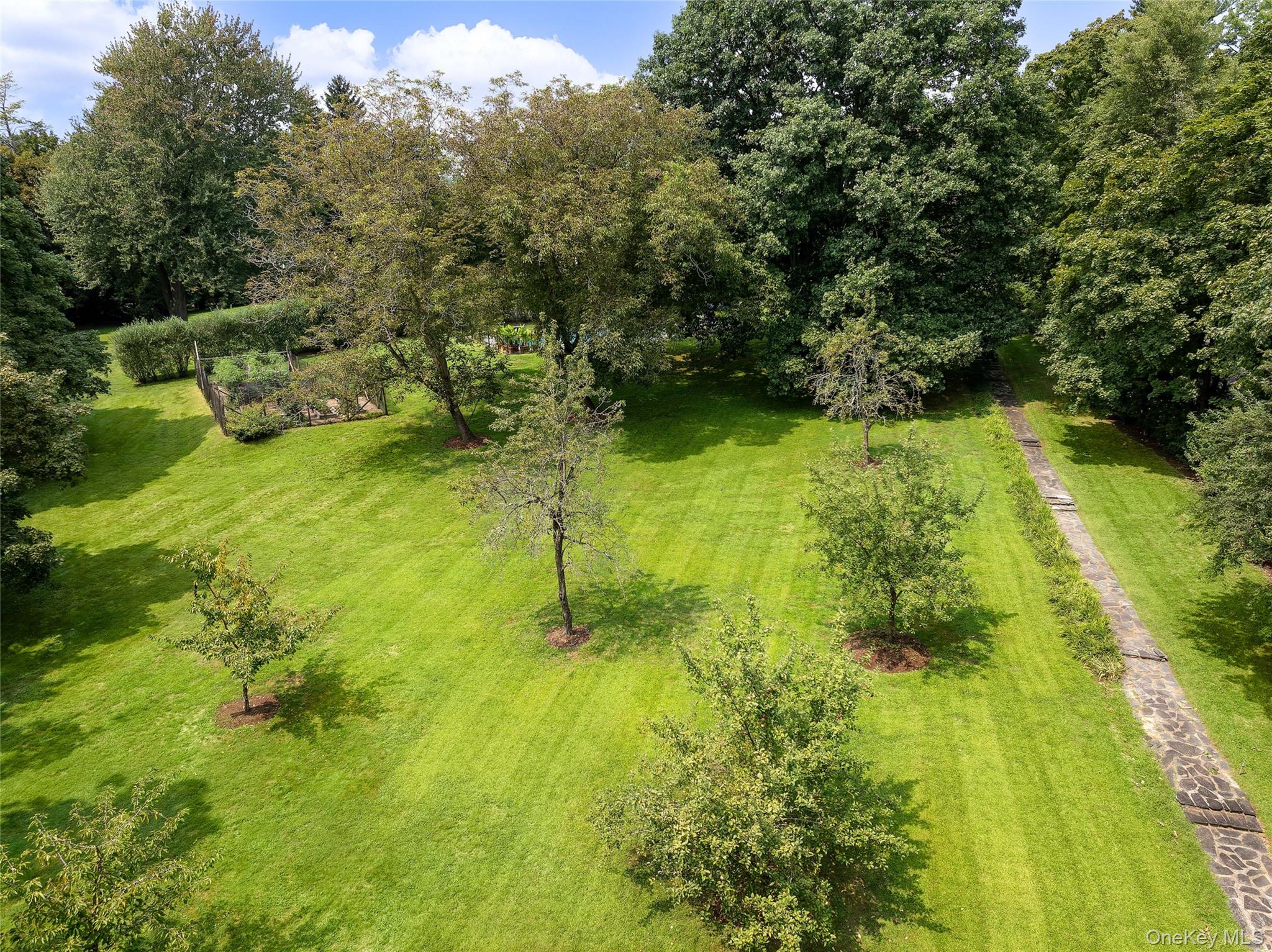 36 Revolutionary Road Briarcliff Manor, NY 10510 - Photo 35 of 50 Aerial view of sprawling lawn