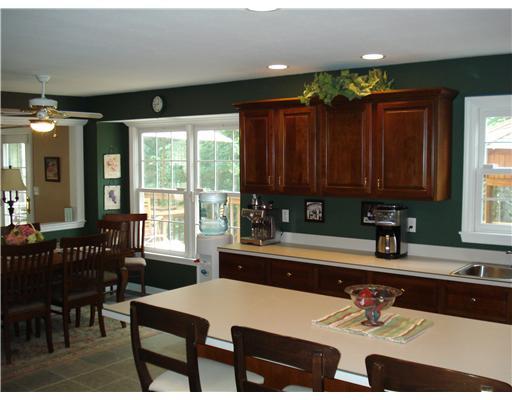 336 South Ritter Sewickley, PA 15143 - Photo 9 of 17 Kitchen. THE OPEN FLOOR PLAN OF THE KITCHEN ALLOWS YOU TO VIEW INTO THE FAMILY/LIVING ROOM.