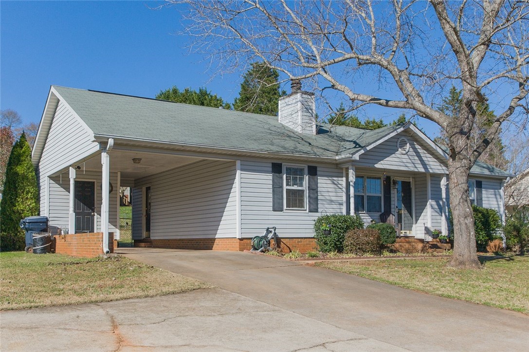 1913 East Calhoun Street Anderson, SC 29621 - Photo 2 of 23