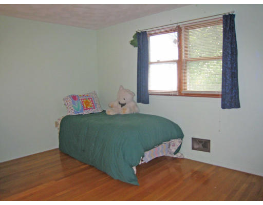 13 Dennison Road Chelmsford, MA 01863 - Photo 15 of 17
