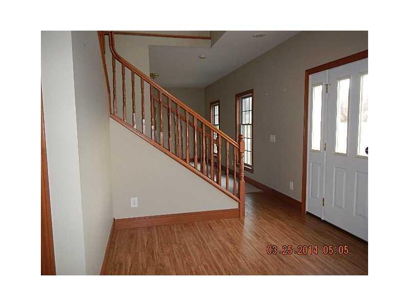 933 Mercer Grove City Road Mercer, PA 16137 - Photo 6 of 15 Entry/Foyer.
