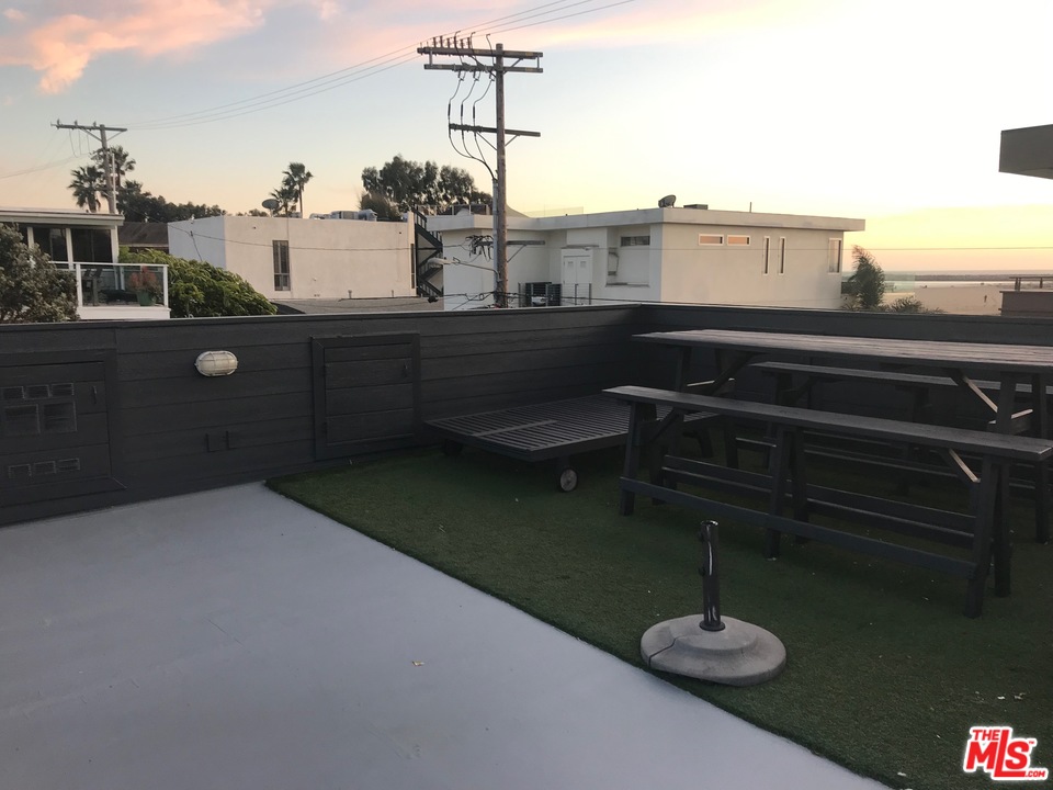 15 Westwind Street, Unit A Marina del Rey, CA 90292 - Photo 18 of 22