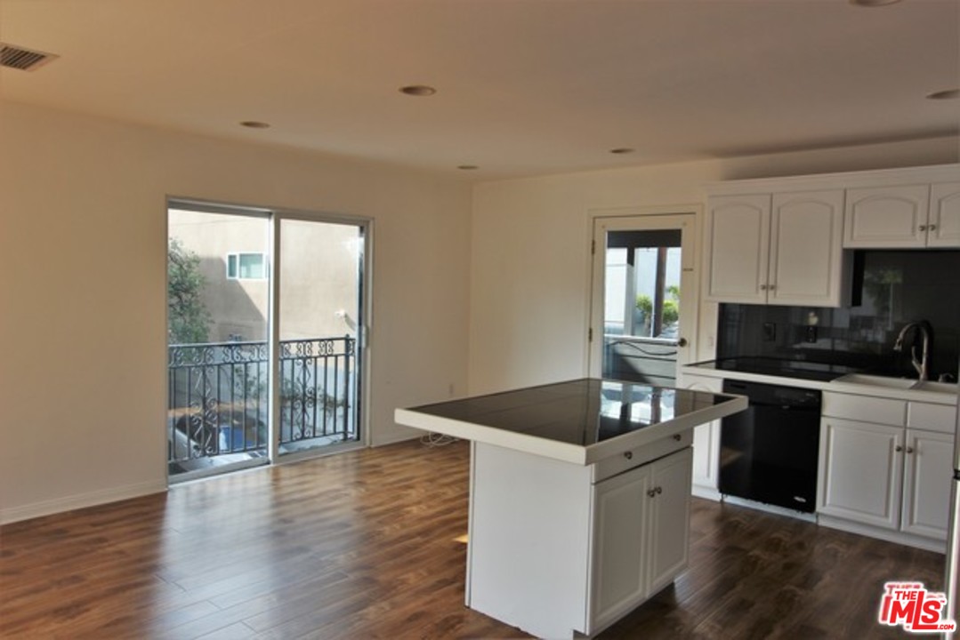 15 Westwind Street, Unit A Marina del Rey, CA 90292 - Photo 4 of 22