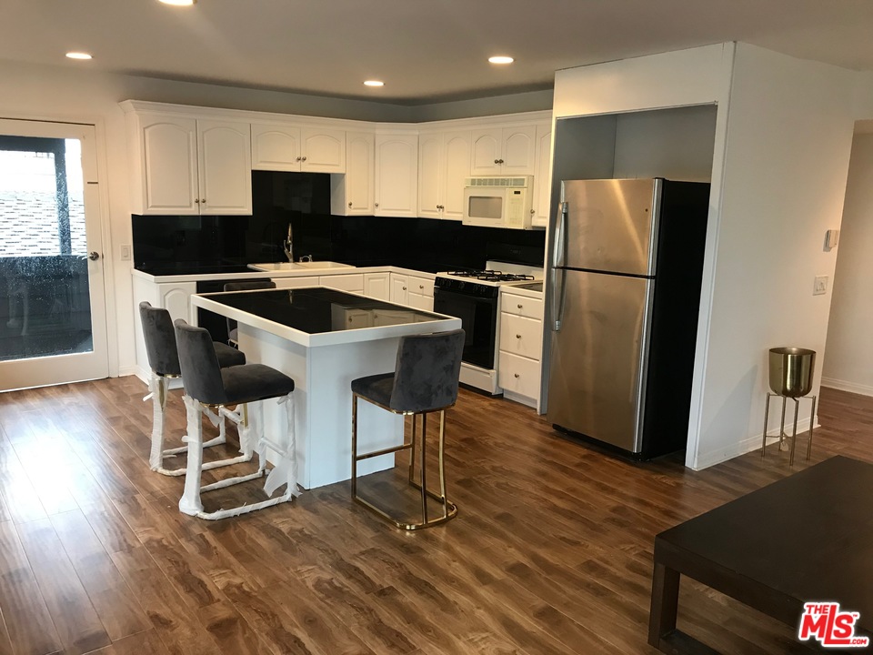 15 Westwind Street, Unit A Marina del Rey, CA 90292 - Photo 5 of 22