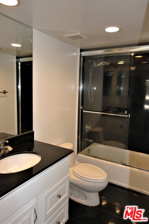 15 Westwind Street, Unit A Marina del Rey, CA 90292 - Photo 8 of 22