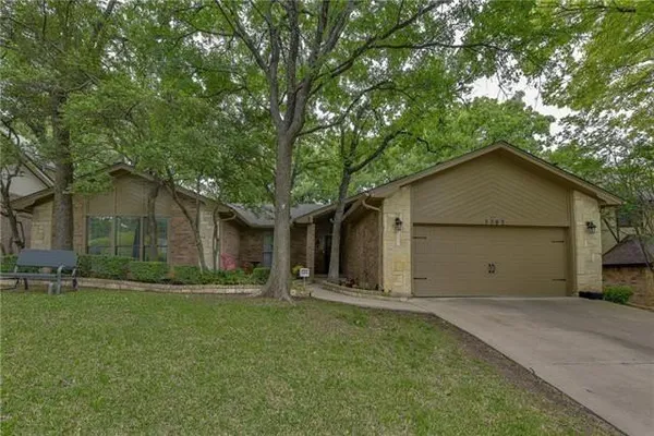 $2,450 | 3302 Tranquility Drive, Arlington, TX 76016