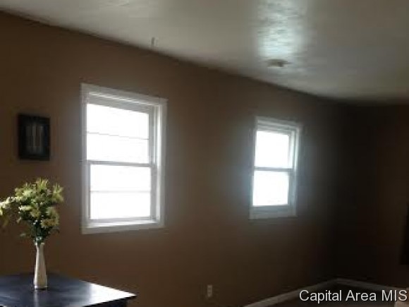 57 Lilac Lane Springfield, IL 62702 - Photo 5 of 12 Gallery Image 5