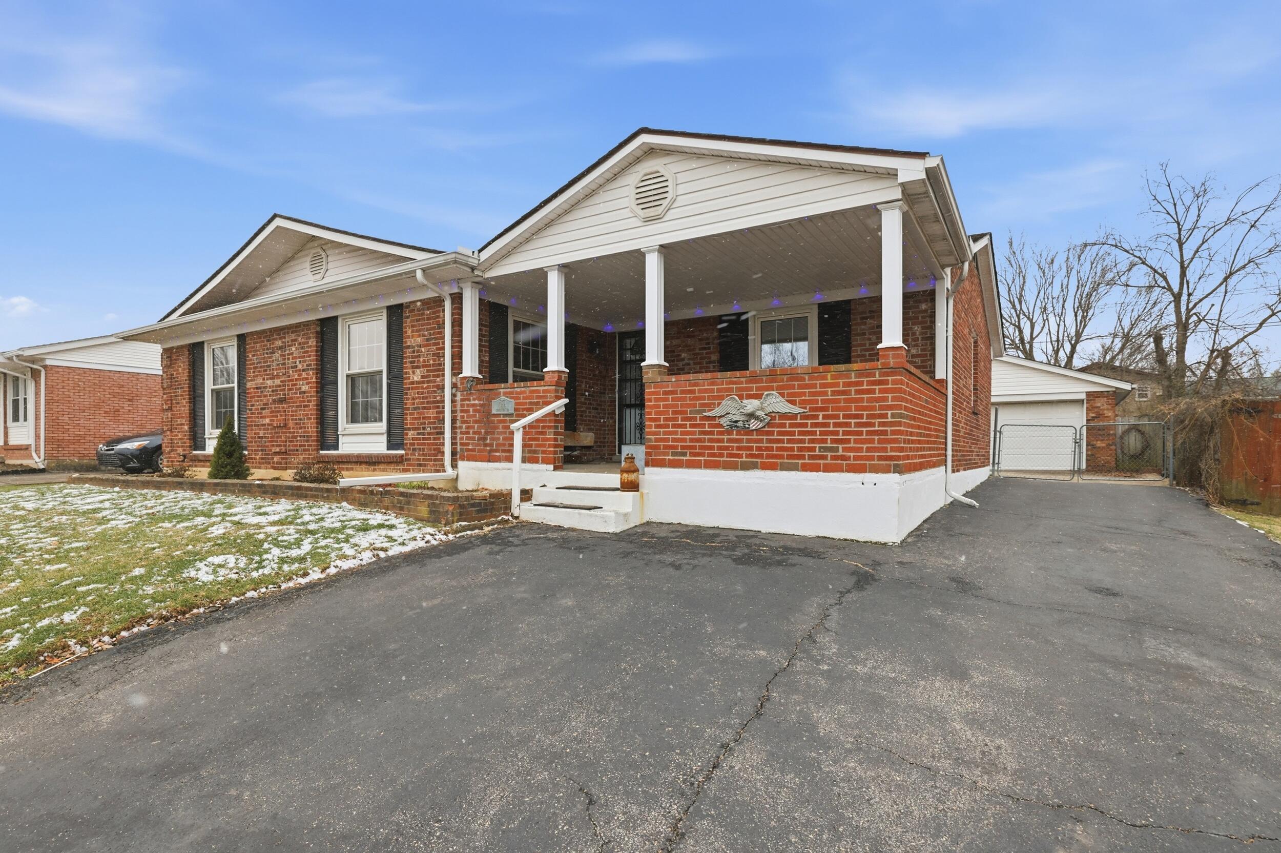 744 Kingston Road Lexington, KY 40505 - Photo 2 of 36 2_1h4a0390