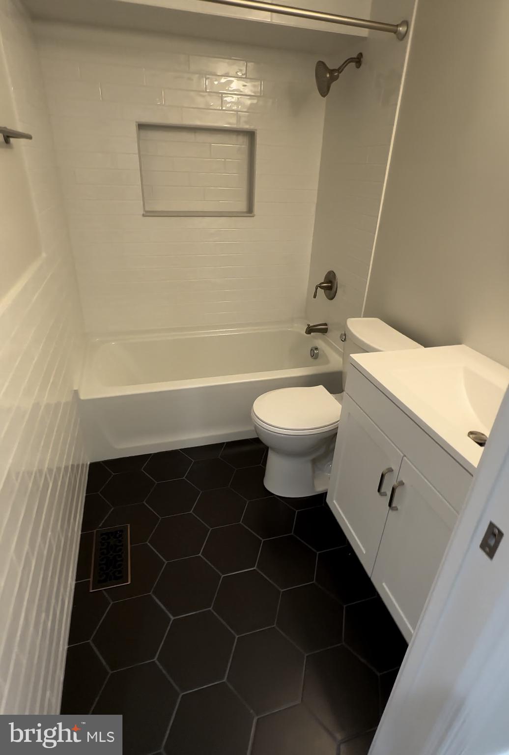 3667 Ash Street Baltimore, MD 21211 - Photo 4 of 5