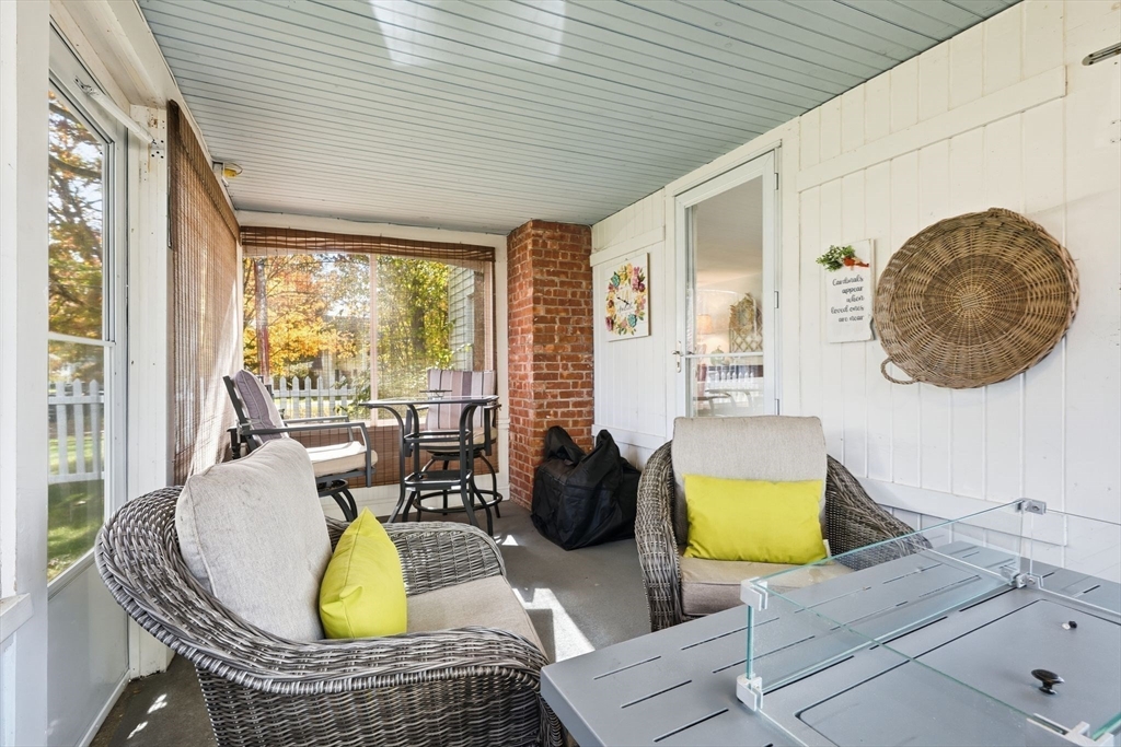 42 Redstone Drive Springfield, MA 01118 - Photo 8 of 37 a living room with furniture and wooden floor