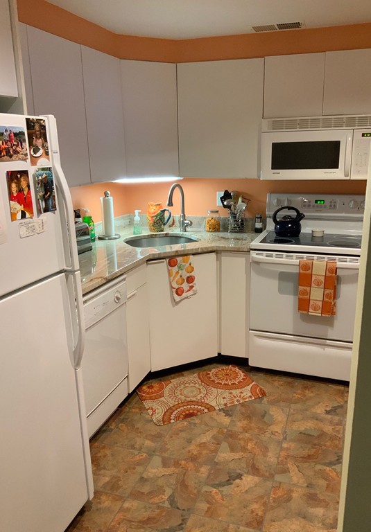 315 Rantoul Street, Unit 407 Beverly, MA 01915 - Photo 5 of 19
