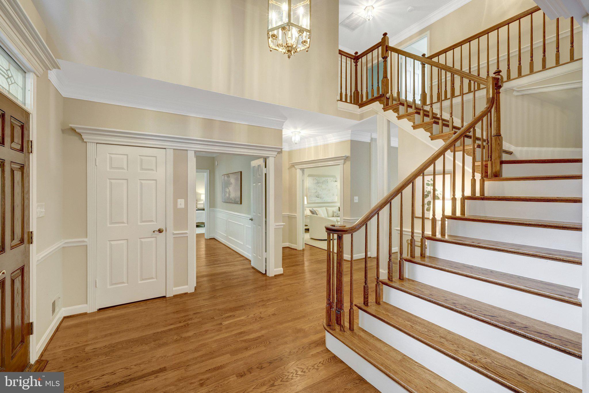 2007 Carrhill Road Vienna, VA 22181 - Photo 7 of 86 Inviting Foyer!