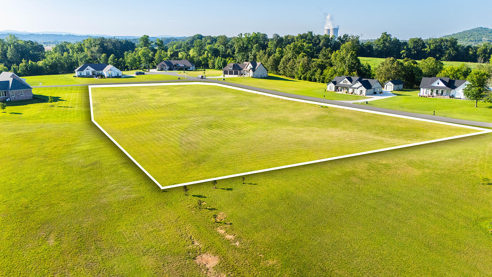 100-101 Espalier Drive Decatur, TN 37322 - Photo 2 of 16 Drone Shots 7.3.25 _13