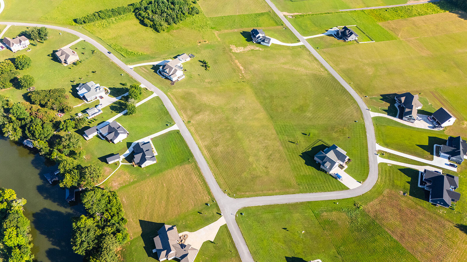 100-101 Espalier Drive Decatur, TN 37322 - Photo 4 of 16 DJI_20250703184056_0118_D