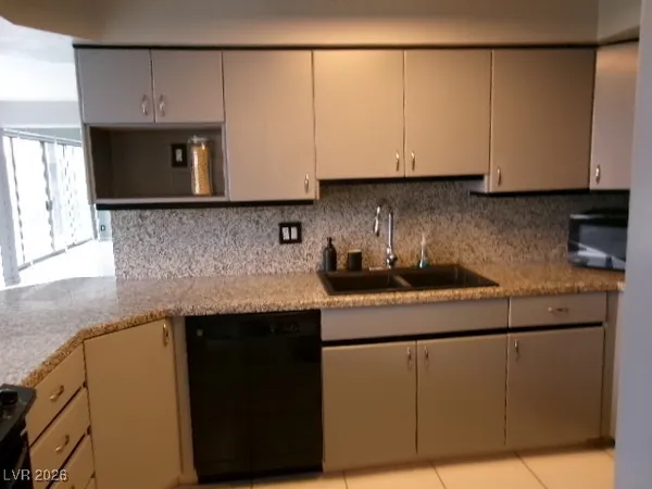 $2,490 | 3111 Bel Air Drive, Unit 9E, Las Vegas, NV 89109