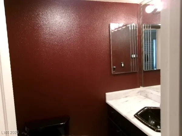 $2,490 | 3111 Bel Air Drive, Unit 9E, Las Vegas, NV 89109