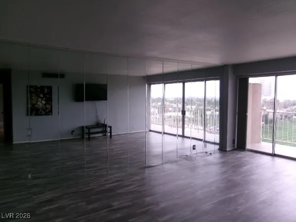 $2,490 | 3111 Bel Air Drive, Unit 9E, Las Vegas, NV 89109