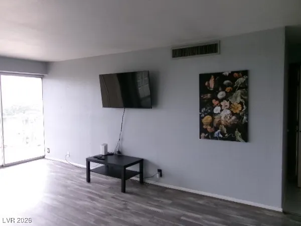 $2,490 | 3111 Bel Air Drive, Unit 9E, Las Vegas, NV 89109