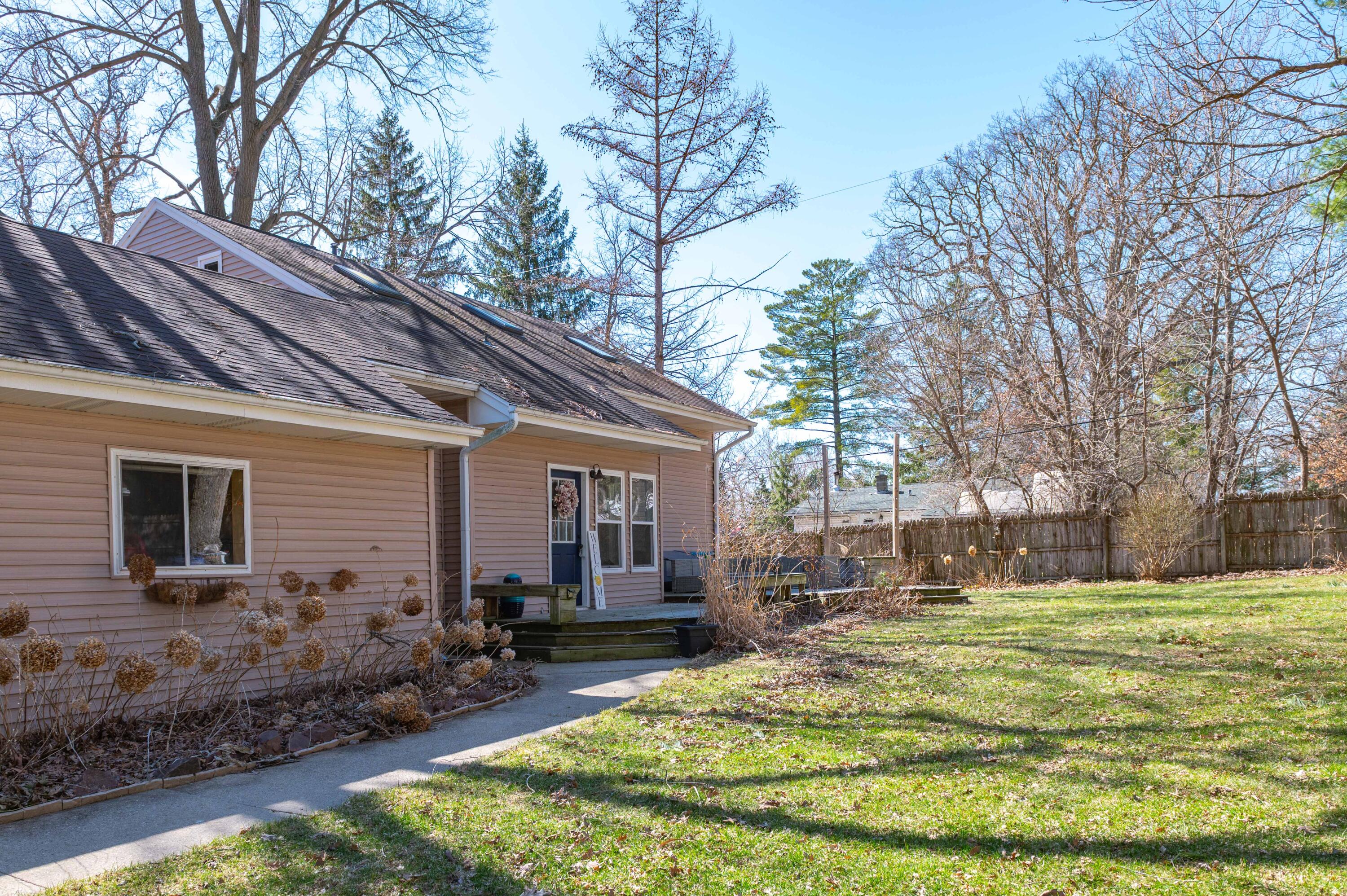 W839 Miramar Road East Troy, WI 53120 - Photo 25 of 34 Exterior