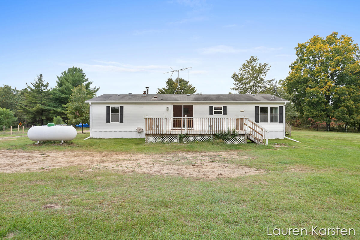 10606 Marble Road Morley, MI 49336 - Photo 24 of 29 IMG_1025