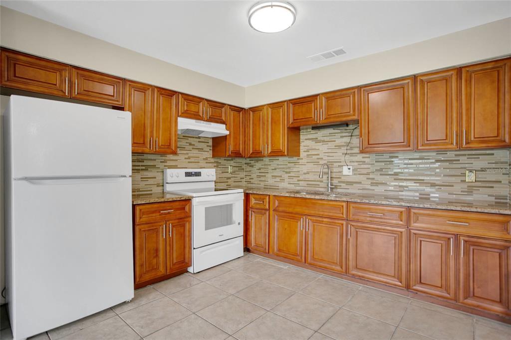 10419 Olcot Street Orlando, FL 32817 - Photo 7 of 23