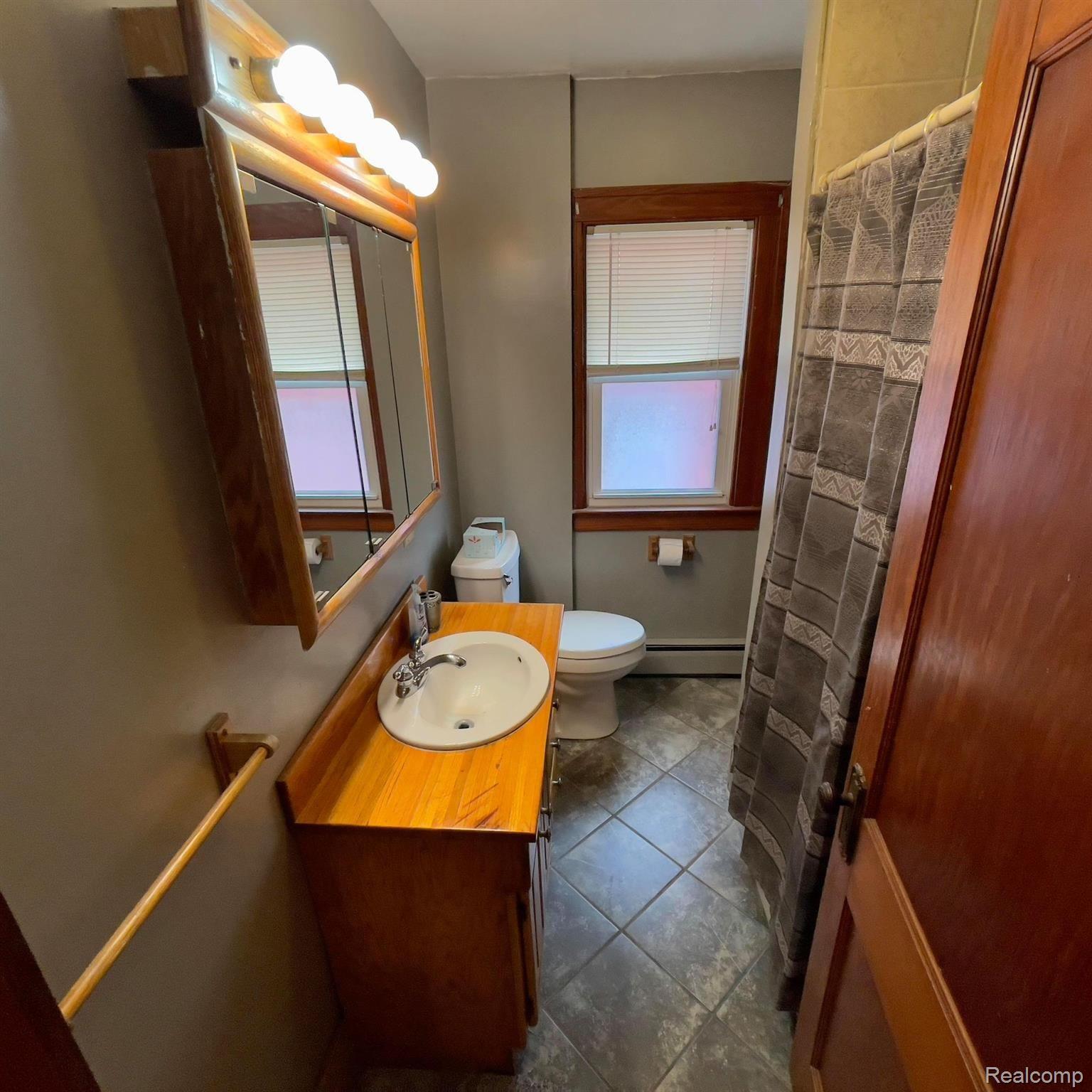 129 Walnut Street River Rouge, MI 48218 - Photo 35 of 45 129 walnut street - river rouge mi (12).jpg