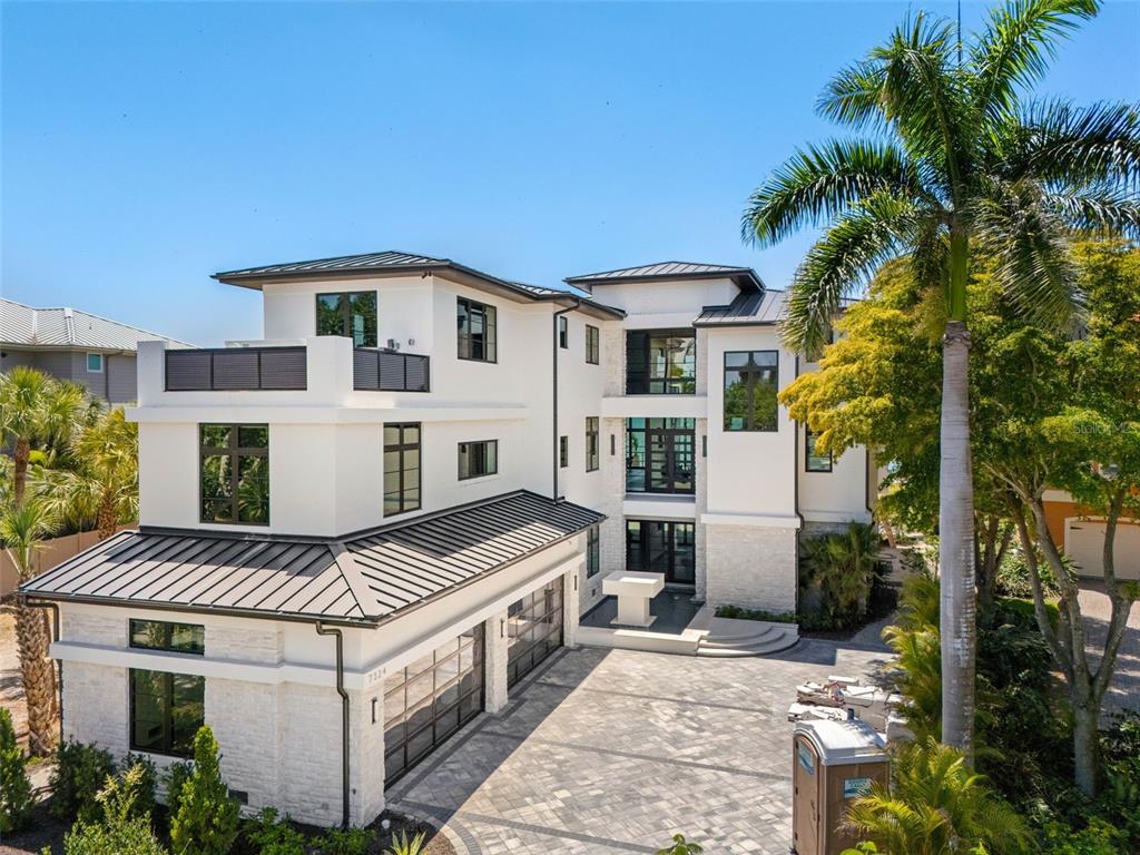 7324 Point Of Rocks Road Sarasota, FL 34242 - Photo 2 of 95