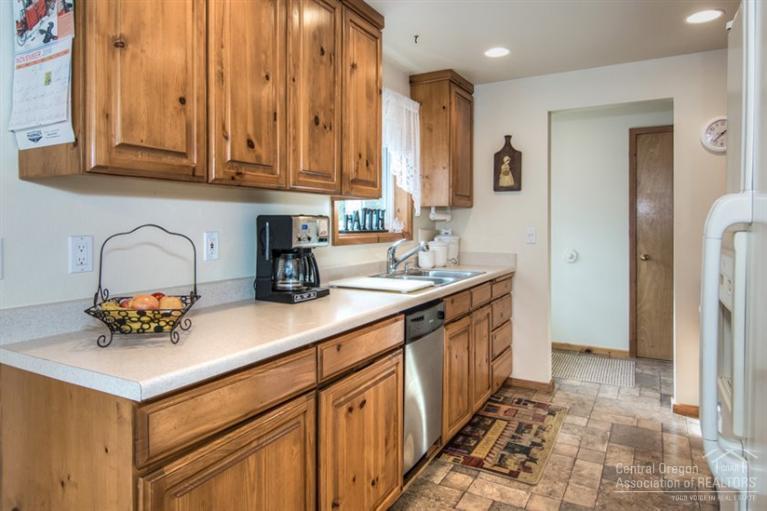 17310 Kent Road Sisters, OR 97759 - Photo 11 of 25 Additional Photo