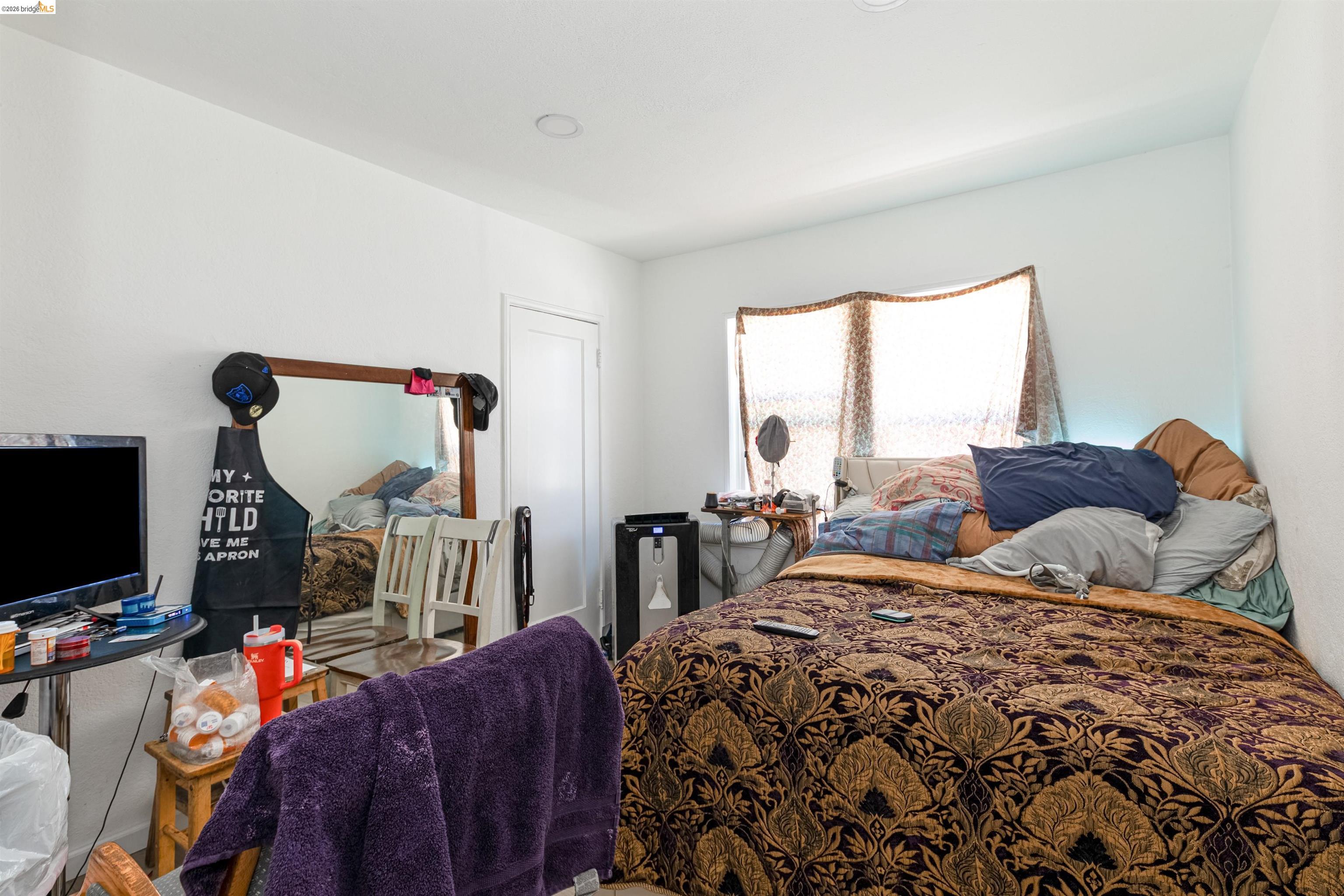 1821 74th Avenue Oakland, CA 94621 - Photo 23 of 27 View of bedroom