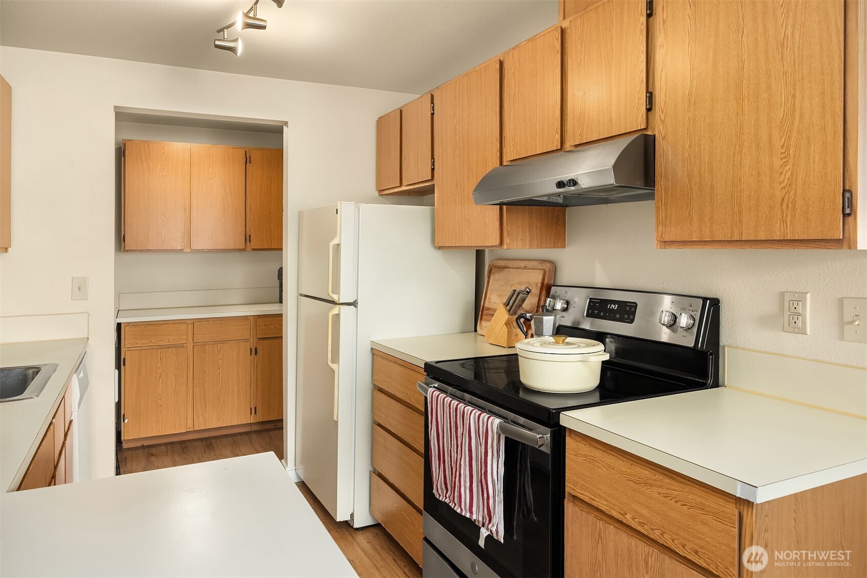 1433 Northwest 64th Street Seattle, WA 98107 - Photo 15 of 23