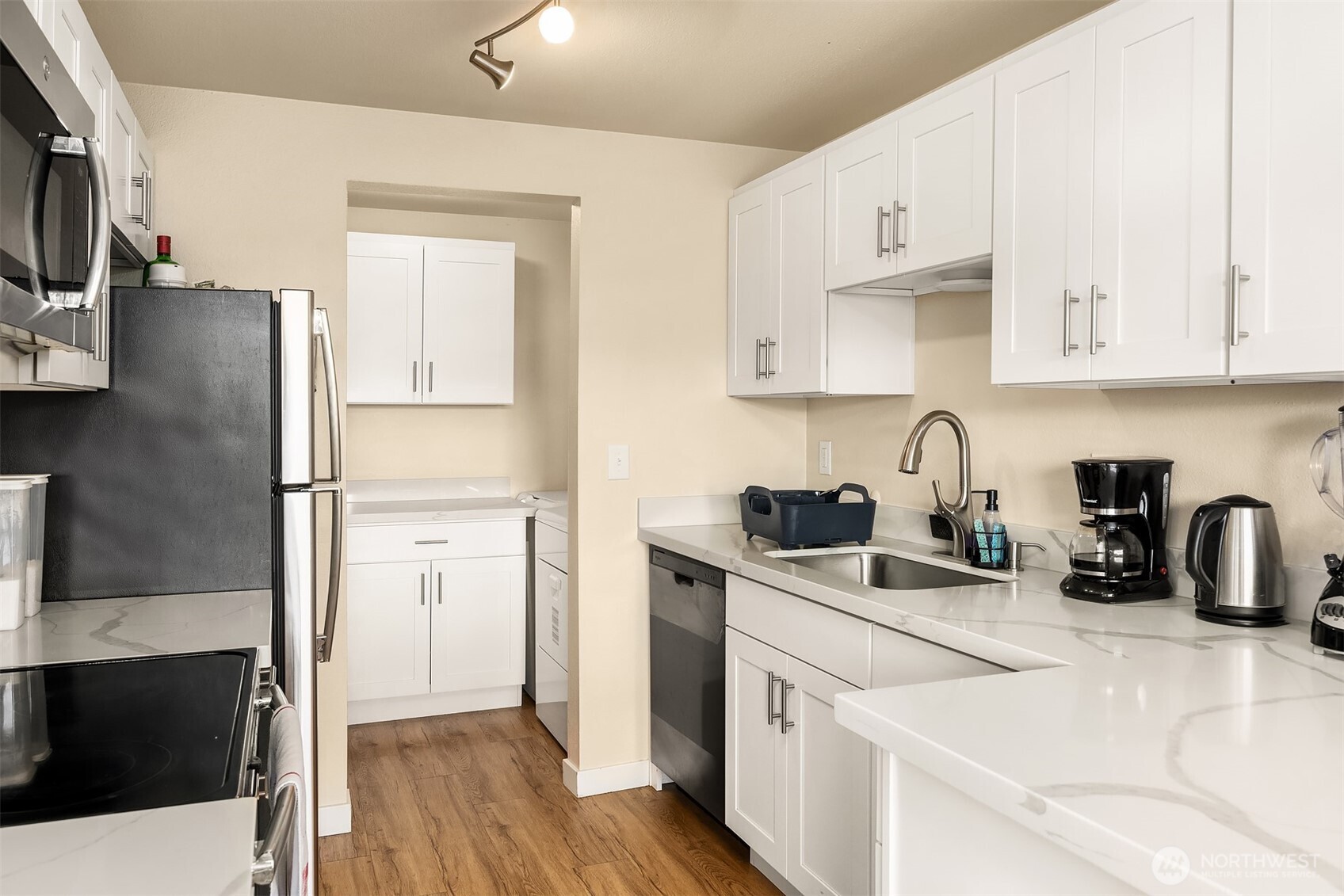 1433 Northwest 64th Street Seattle, WA 98107 - Photo 7 of 23