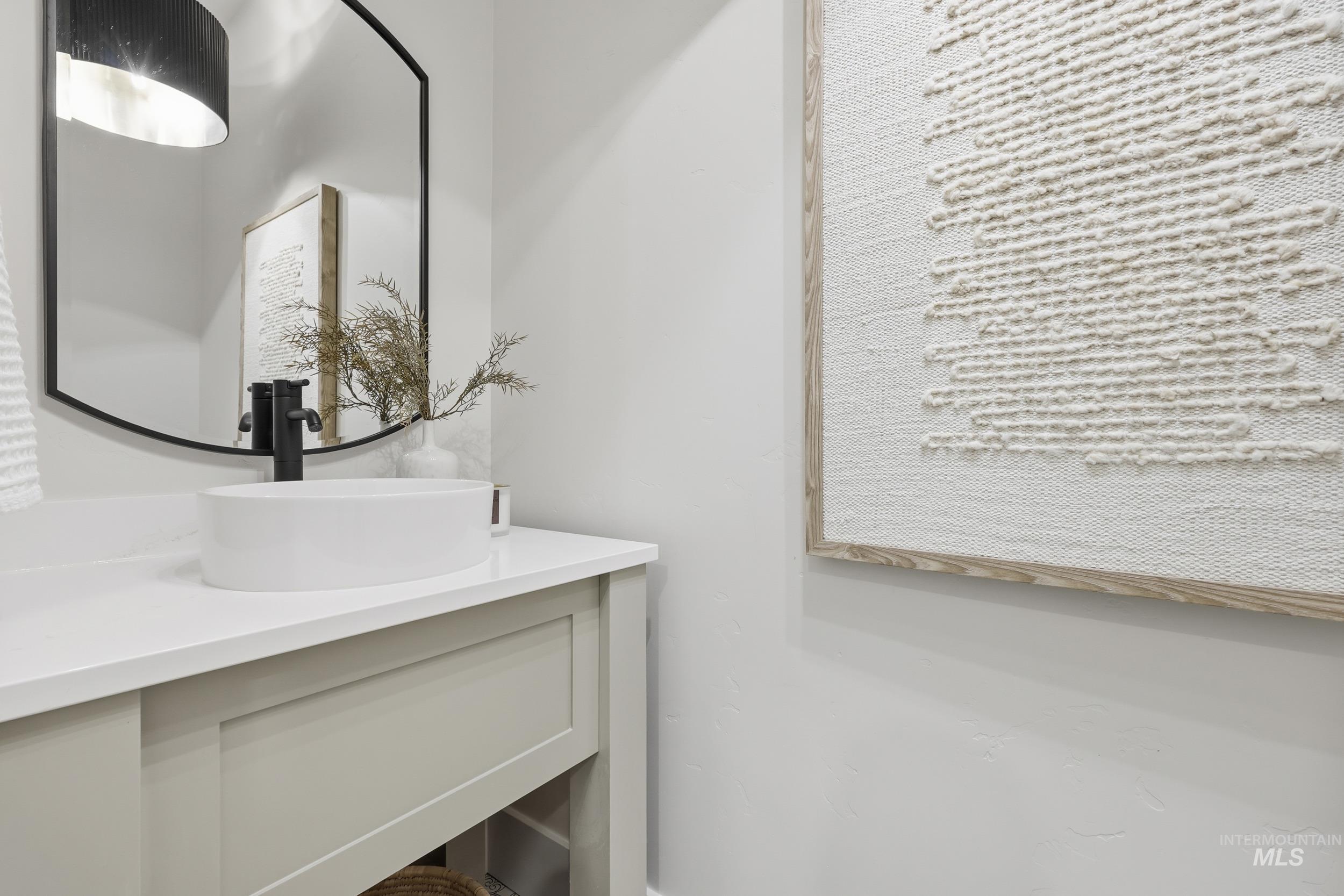 6513 South Utmost Way Meridian, ID 83642 - Photo 25 of 47 Bathroom featuring vanity