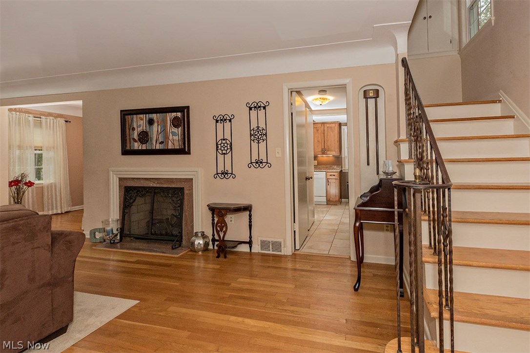 2491 Eaton Road Cleveland, OH 44118 - Photo 2 of 35 Gallery Image 2