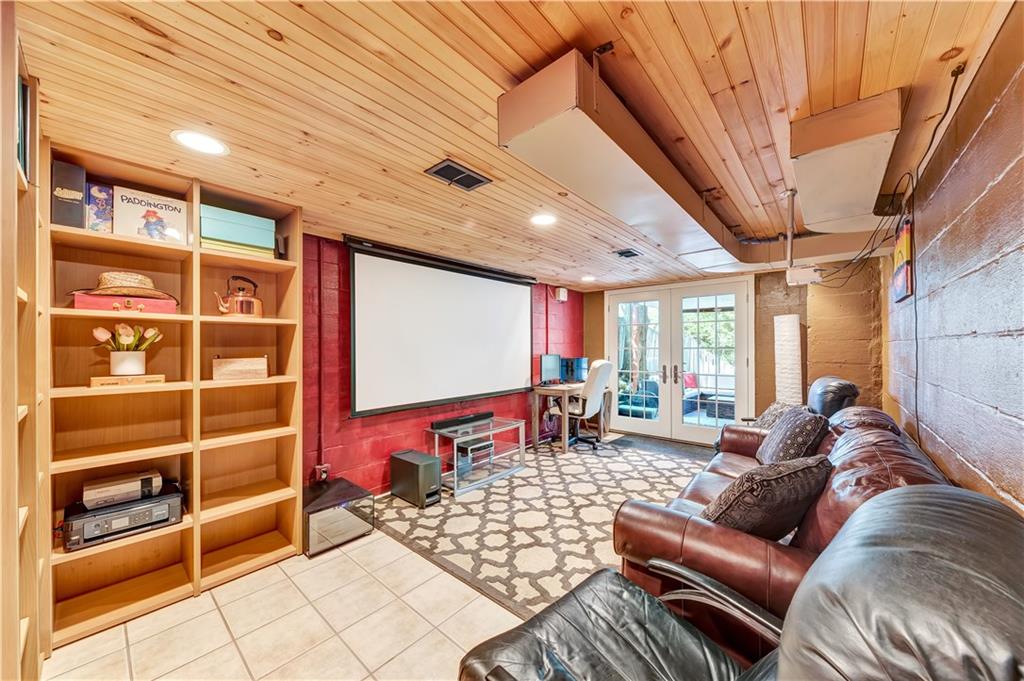 180 Parkedge Road Pittsburgh, PA 15220 - Photo 20 of 25 Gallery Image 20