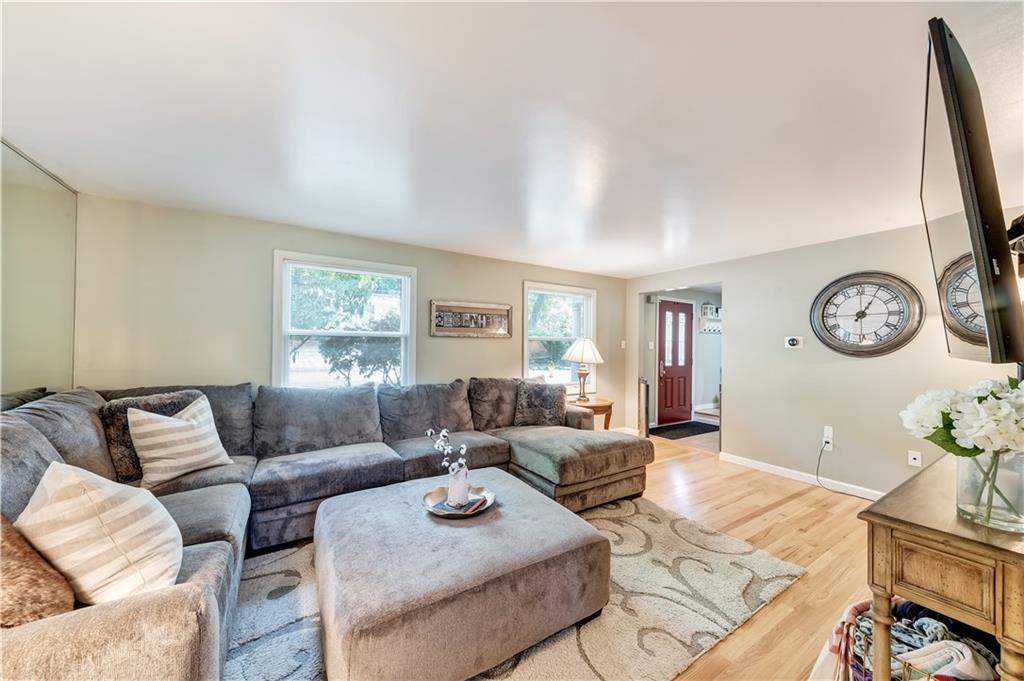 180 Parkedge Road Pittsburgh, PA 15220 - Photo 4 of 25 Gallery Image 4