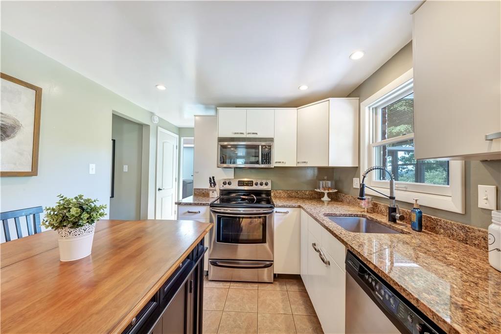 180 Parkedge Road Pittsburgh, PA 15220 - Photo 7 of 25 Gallery Image 7