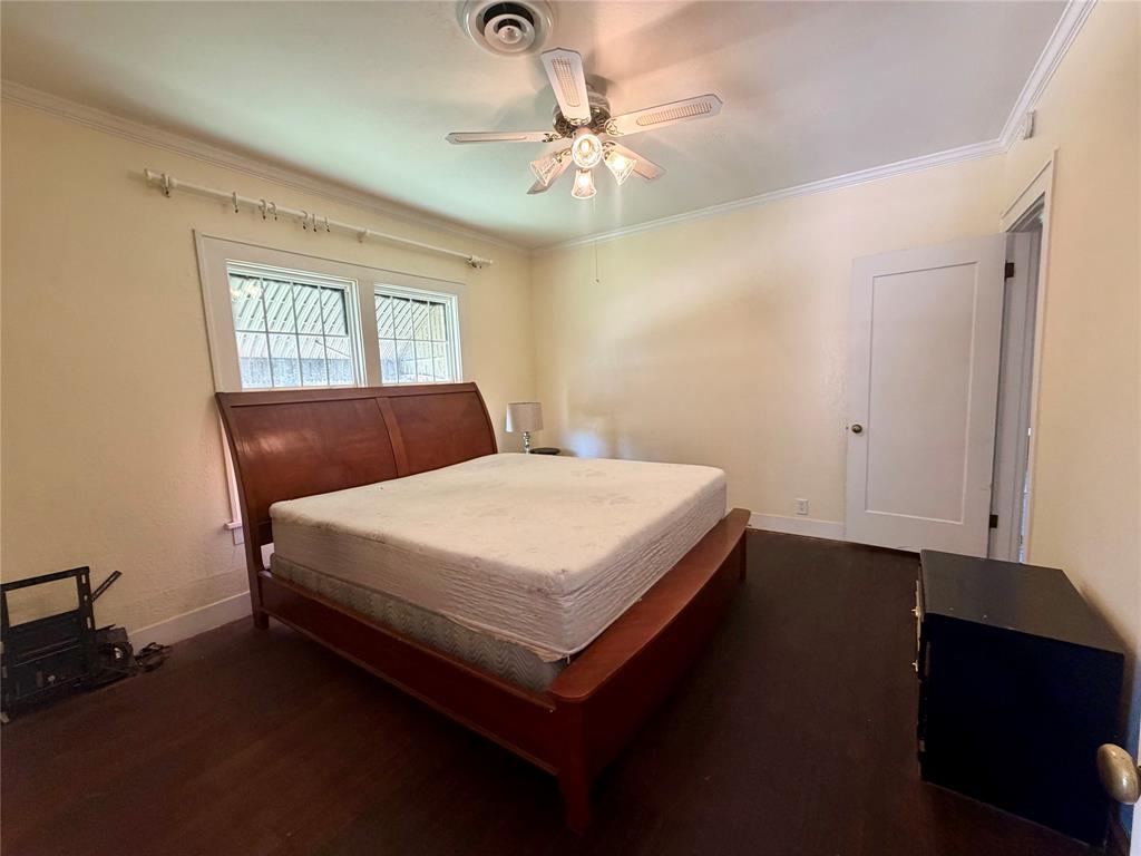 908 Cain Street Quanah, TX 79252 - Photo 4 of 15