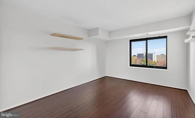 $3,000 | 307 Yoakum Parkway, Unit 821, Alexandria, VA 22304