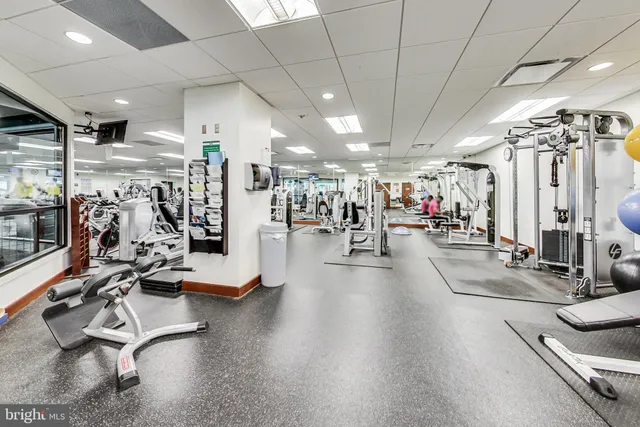 $3,000 | 307 Yoakum Parkway, Unit 821, Alexandria, VA 22304