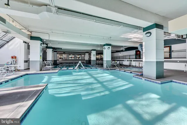 $3,000 | 307 Yoakum Parkway, Unit 821, Alexandria, VA 22304