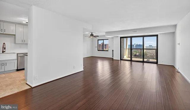 $3,000 | 307 Yoakum Parkway, Unit 821, Alexandria, VA 22304