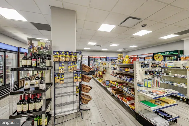 $3,000 | 307 Yoakum Parkway, Unit 821, Alexandria, VA 22304