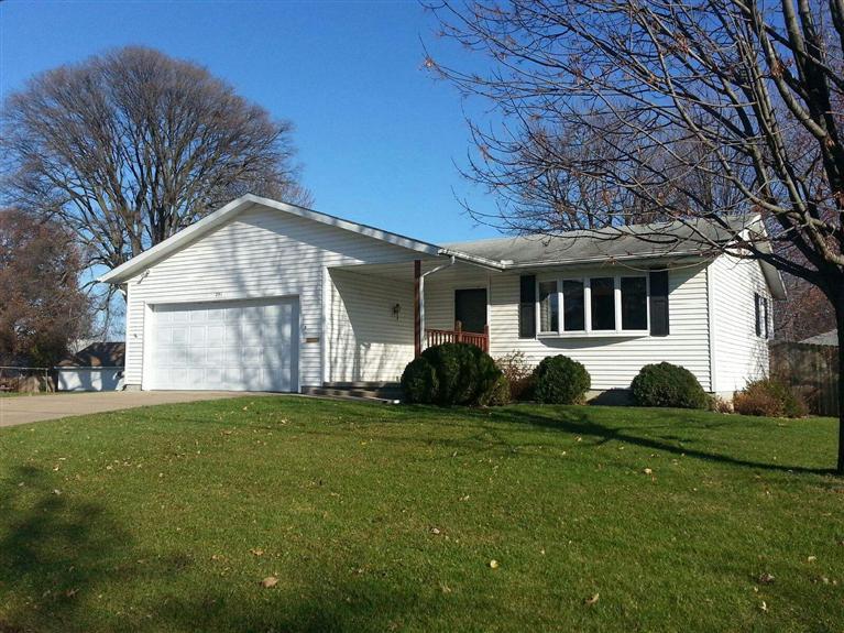 251 Ruth Place Clinton, IA 52732 - Photo 1 of 16 Gallery Image 1