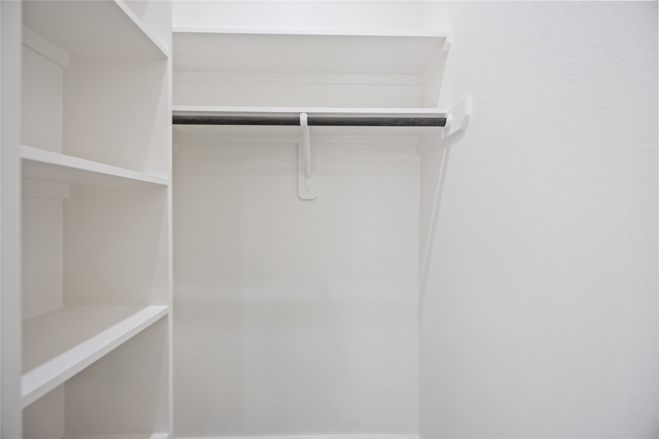 5222 Gold Street Houston, TX 77026 - Photo 27 of 28 a close view of closet