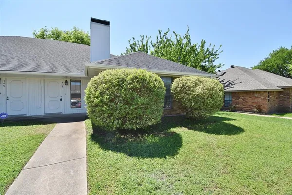 $1,395 | 438 Finch Drive, DeSoto, TX 75115